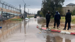 مياه الأمطار تُغرق عدداً من الشوارع والبيوت في اللد 